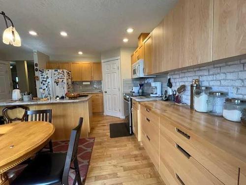 34 Fairway Village, Taber, AB - Indoor Photo Showing Kitchen