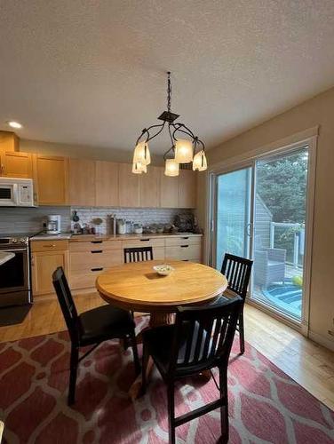 34 Fairway Village, Taber, AB - Indoor Photo Showing Dining Room