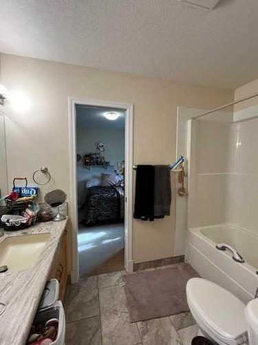 34 Fairway Village, Taber, AB - Indoor Photo Showing Bathroom