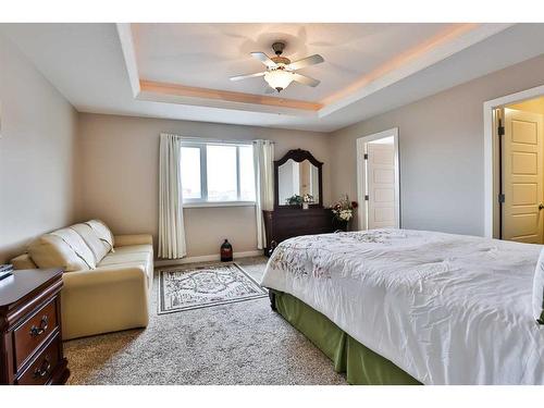 332 Stonecrest Place West, Lethbridge, AB - Indoor Photo Showing Bedroom