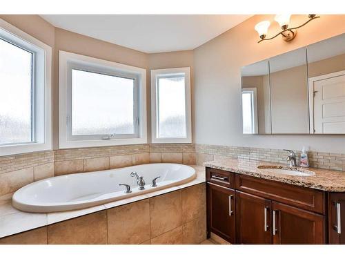 332 Stonecrest Place West, Lethbridge, AB - Indoor Photo Showing Bathroom