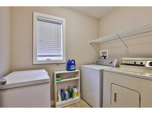 332 Stonecrest Place West, Lethbridge, AB - Indoor Photo Showing Laundry Room