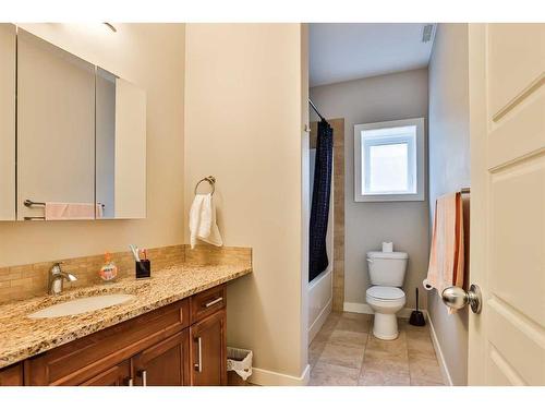 332 Stonecrest Place West, Lethbridge, AB - Indoor Photo Showing Bathroom