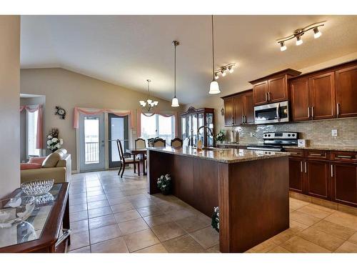 332 Stonecrest Place West, Lethbridge, AB - Indoor Photo Showing Kitchen With Upgraded Kitchen