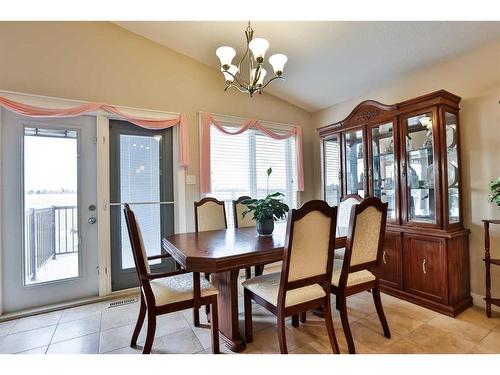 332 Stonecrest Place West, Lethbridge, AB - Indoor Photo Showing Dining Room