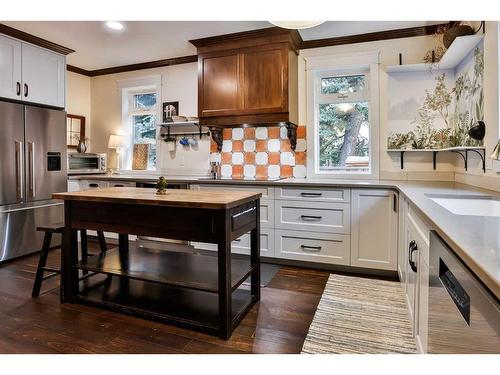 1262 6A Avenue South, Lethbridge, AB - Indoor Photo Showing Kitchen