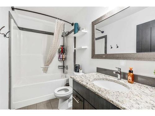 4631 62A Avenue, Taber, AB - Indoor Photo Showing Bathroom