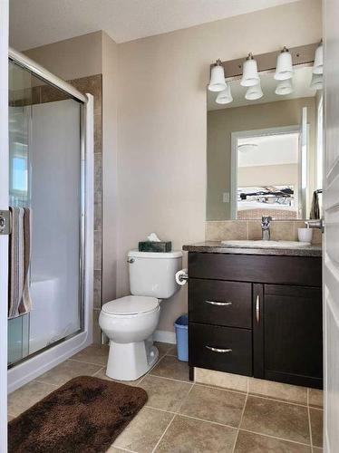 709 Twinriver Loop West, Lethbridge, AB - Indoor Photo Showing Bathroom