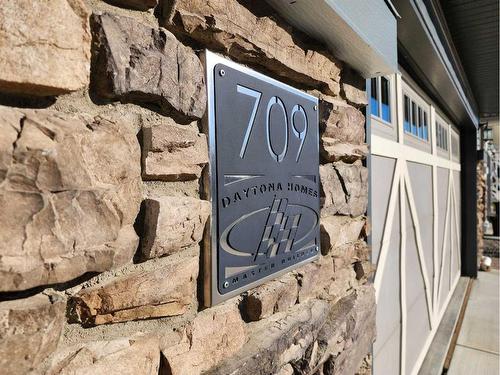 709 Twinriver Loop West, Lethbridge, AB - Outdoor