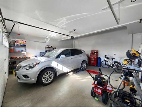 709 Twinriver Loop West, Lethbridge, AB - Indoor Photo Showing Garage