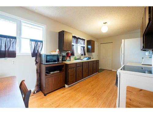 145W 300N, Raymond, AB - Indoor