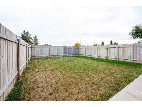 145W 300N, Raymond, AB - Outdoor With Backyard