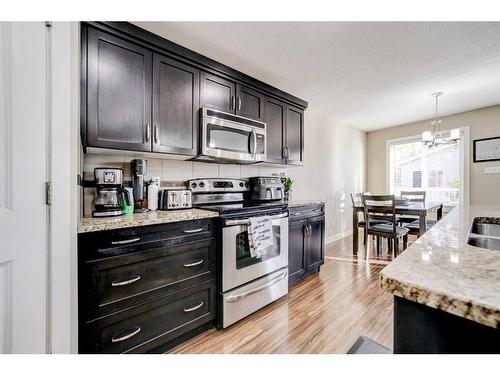 99 Mt Sundial Court West, Lethbridge, AB - Indoor Photo Showing Kitchen