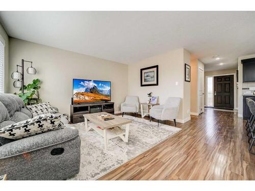 99 Mt Sundial Court West, Lethbridge, AB - Indoor Photo Showing Living Room