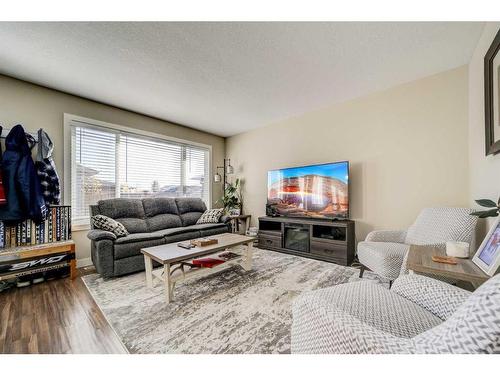 99 Mt Sundial Court West, Lethbridge, AB - Indoor Photo Showing Living Room