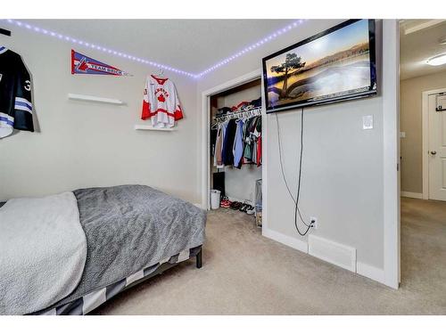 99 Mt Sundial Court West, Lethbridge, AB - Indoor Photo Showing Bedroom