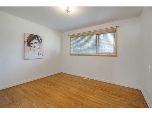 1717 15 Avenue South, Lethbridge, AB - Indoor Photo Showing Other Room