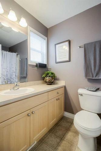 108 Mt Sundance Crescent West, Lethbridge, AB - Indoor Photo Showing Bathroom