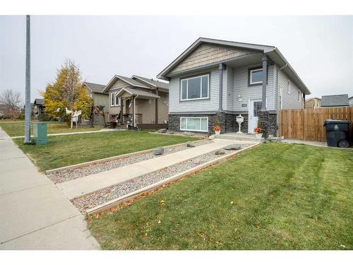 108 Mt Sundance Crescent West, Lethbridge, AB - Outdoor