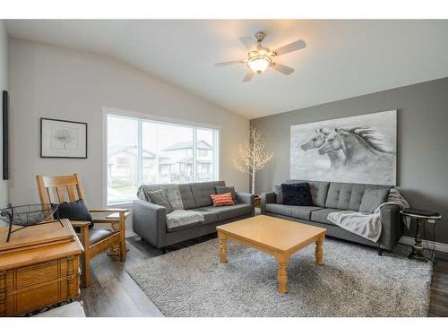 108 Mt Sundance Crescent West, Lethbridge, AB - Indoor Photo Showing Living Room