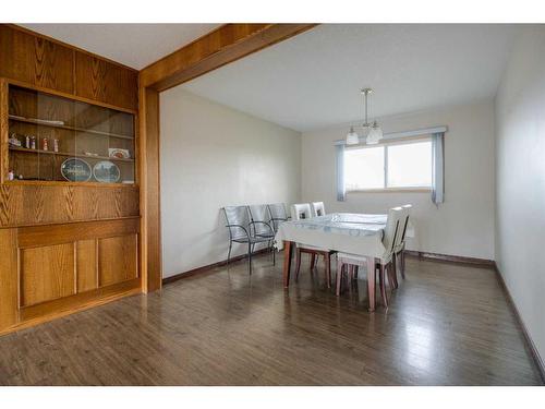 2219 20 Avenue, Coaldale, AB - Indoor Photo Showing Dining Room