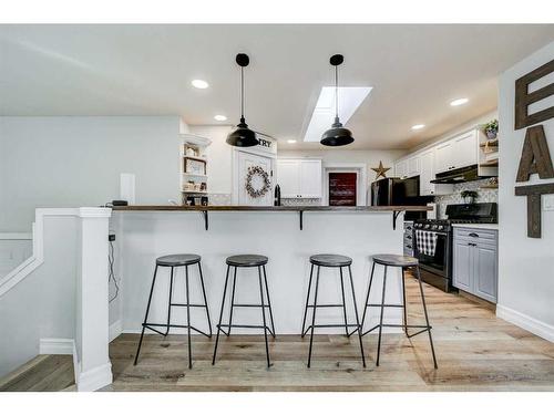 1004 24 Avenue, Coaldale, AB - Indoor Photo Showing Kitchen