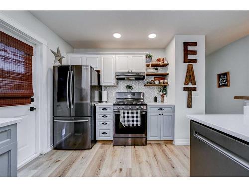 1004 24 Avenue, Coaldale, AB - Indoor Photo Showing Kitchen