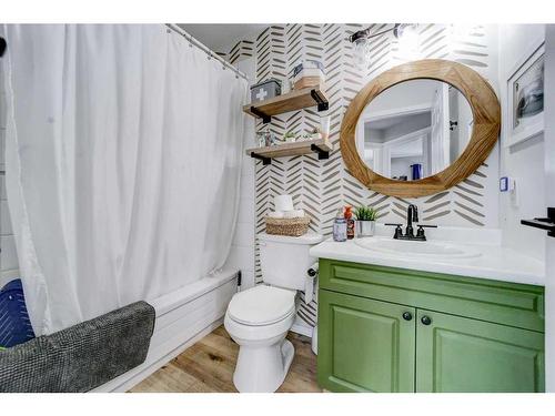 1004 24 Avenue, Coaldale, AB - Indoor Photo Showing Bathroom