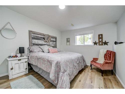 1004 24 Avenue, Coaldale, AB - Indoor Photo Showing Bedroom