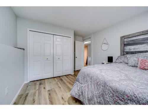 1004 24 Avenue, Coaldale, AB - Indoor Photo Showing Bedroom