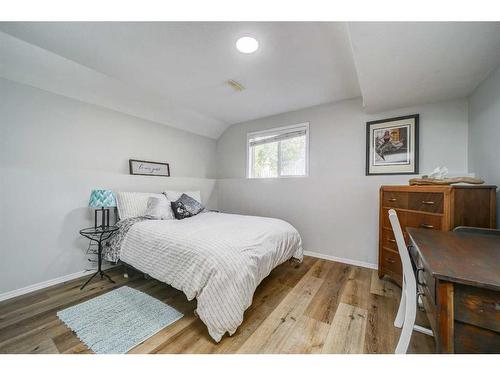 1004 24 Avenue, Coaldale, AB - Indoor Photo Showing Bedroom