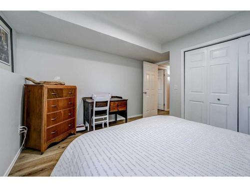 1004 24 Avenue, Coaldale, AB - Indoor Photo Showing Bedroom