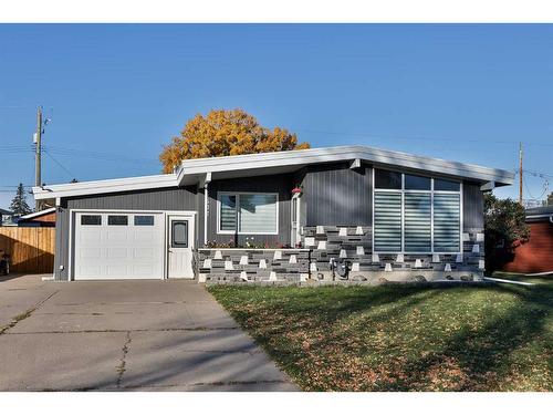 5608 55 Street, Taber, AB - Outdoor