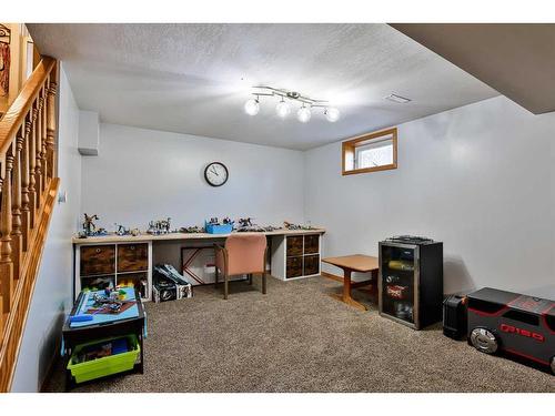 5608 55 Street, Taber, AB - Indoor Photo Showing Other Room