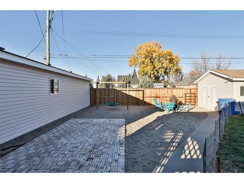 5608 55 Street, Taber, AB - Outdoor