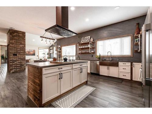 5428 Township Road 121, Rural Cypress County, AB - Indoor Photo Showing Kitchen