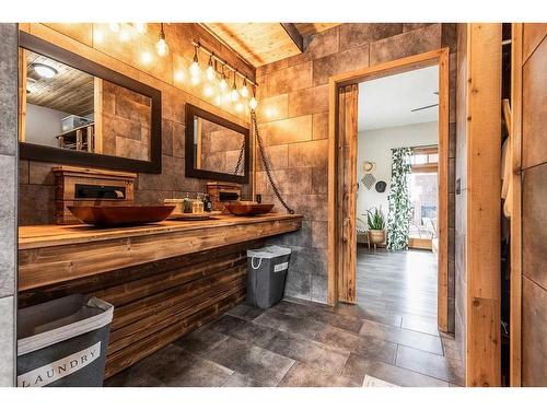 5428 Township Road 121, Rural Cypress County, AB - Indoor Photo Showing Bathroom