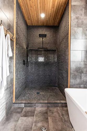 5428 Township Road 121, Rural Cypress County, AB - Indoor Photo Showing Bathroom