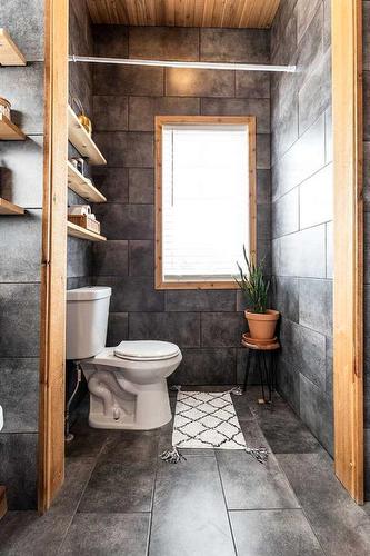 5428 Township Road 121, Rural Cypress County, AB - Indoor Photo Showing Bathroom