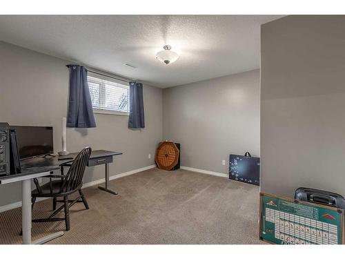 4918 40 Street, Taber, AB - Indoor