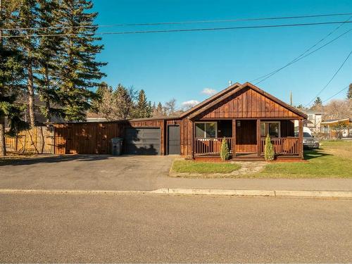 1114 John Avenue, Pincher Creek, AB - Outdoor With Deck Patio Veranda