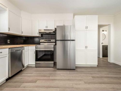 1114 John Avenue, Pincher Creek, AB - Indoor Photo Showing Kitchen