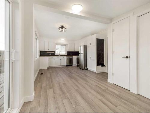 1114 John Avenue, Pincher Creek, AB - Indoor Photo Showing Kitchen