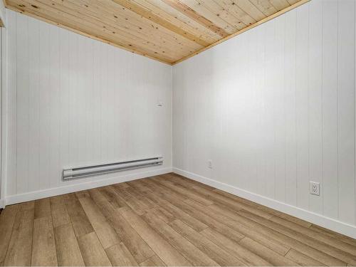 1114 John Avenue, Pincher Creek, AB - Indoor Photo Showing Other Room