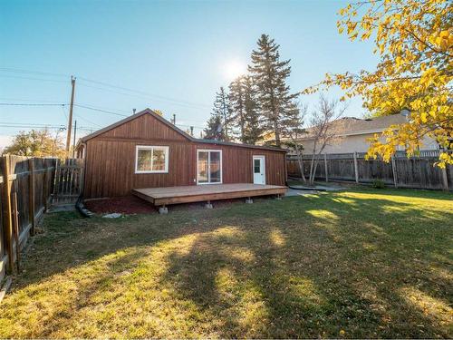 1114 John Avenue, Pincher Creek, AB - Outdoor With Deck Patio Veranda