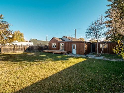 1114 John Avenue, Pincher Creek, AB - Outdoor With Backyard