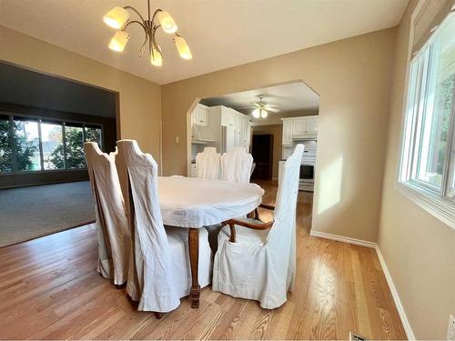 2005 37 Street South, Lethbridge, AB - Indoor Photo Showing Dining Room