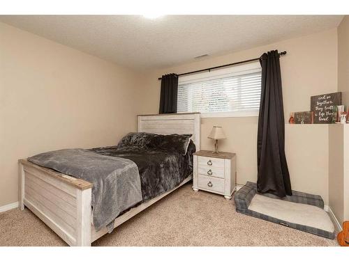 1116 13 Street South, Lethbridge, AB - Indoor Photo Showing Bedroom