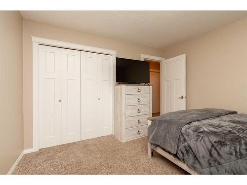 1116 13 Street South, Lethbridge, AB - Indoor Photo Showing Bedroom