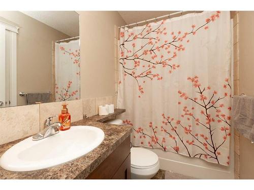 1116 13 Street South, Lethbridge, AB - Indoor Photo Showing Bathroom